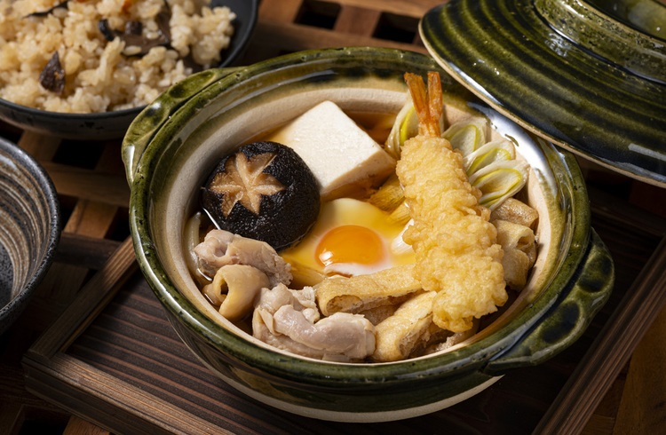 【期間限定】ルームサービスにてなべ焼きうどんをご提供