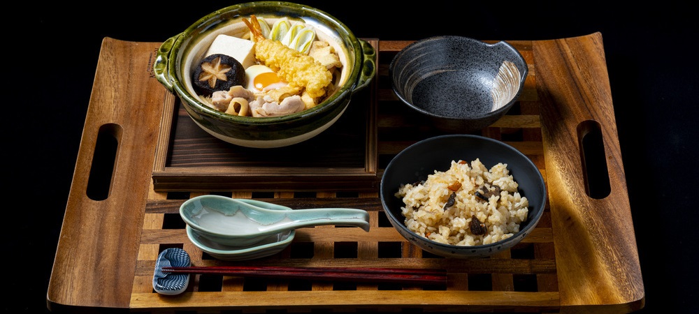【期間限定】ルームサービスにてなべ焼きうどんをご提供